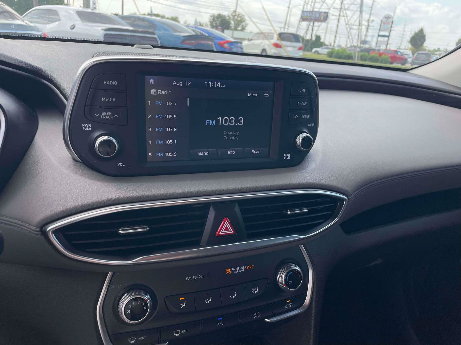 Used 2019 Hyundai Santa Fe SE FWD image 17