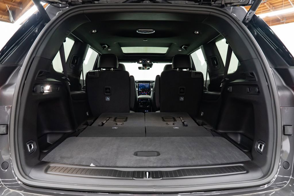 New 2025 Jeep Grand Cherokee L Limited w/ Trailer Tow Package image 8