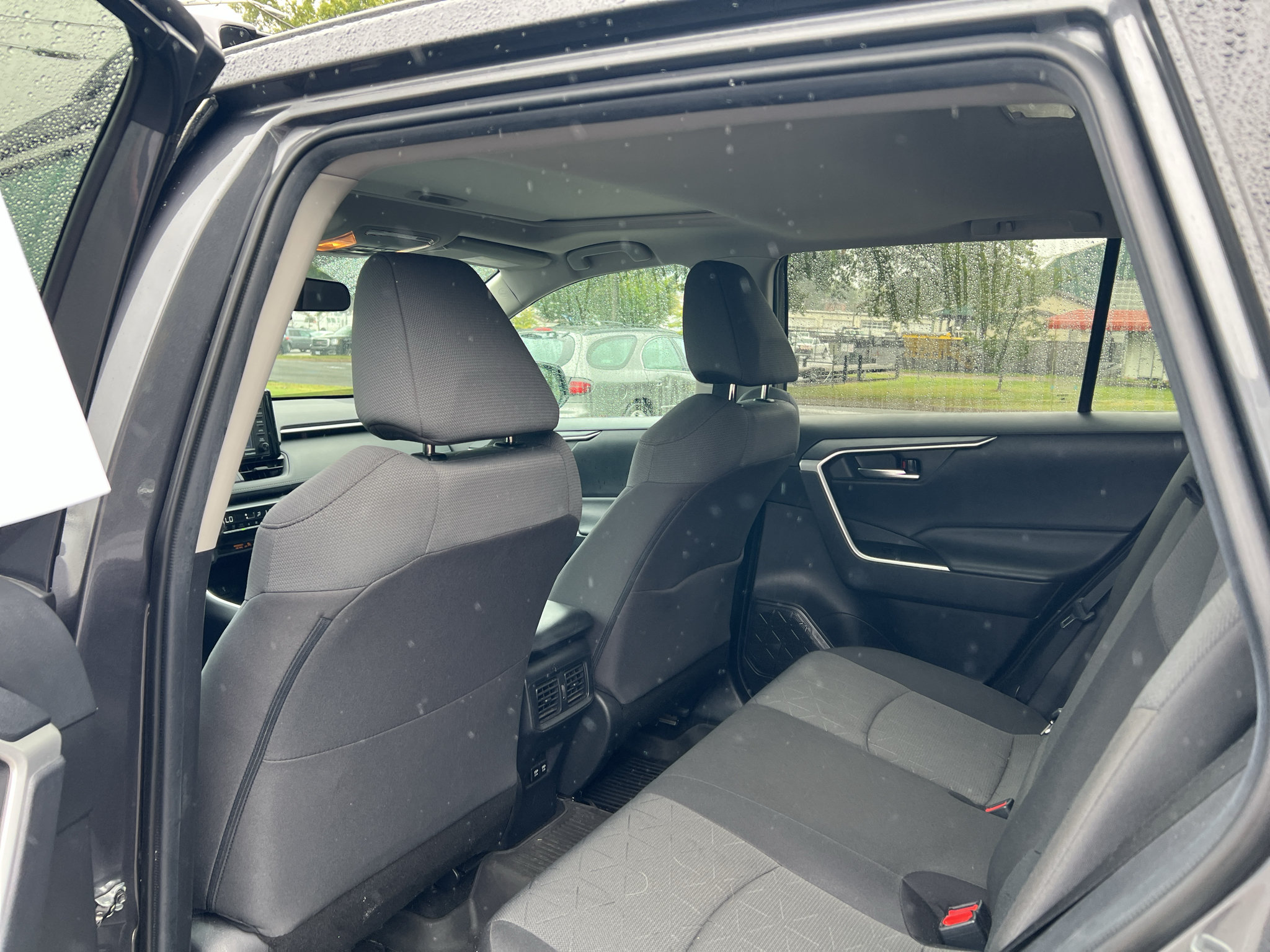Used 2021 Toyota RAV4 XLE w/ Convenience Package AWD/4WD image 11