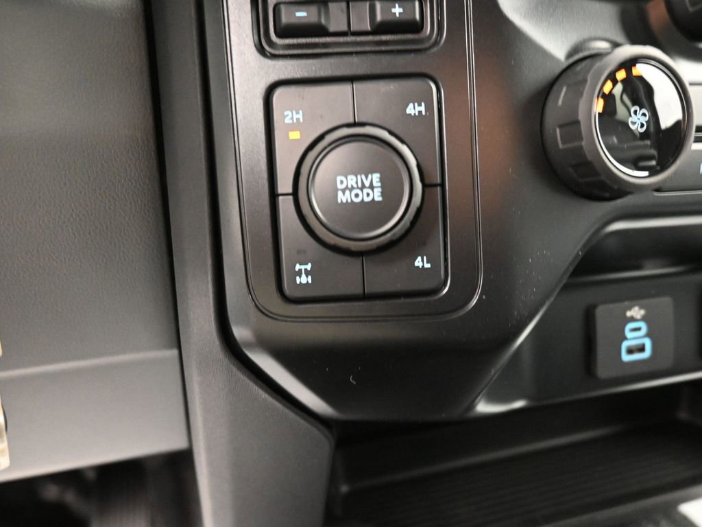 New 2025 Ford F250 XLT w/ 360-Degree Camera Package image 36