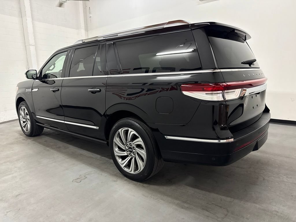 Used 2022 Lincoln Navigator L Reserve AWD/4WD image 7