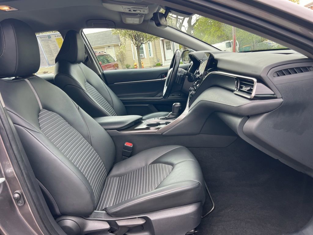 Used 2022 Toyota Camry SE FWD image 26