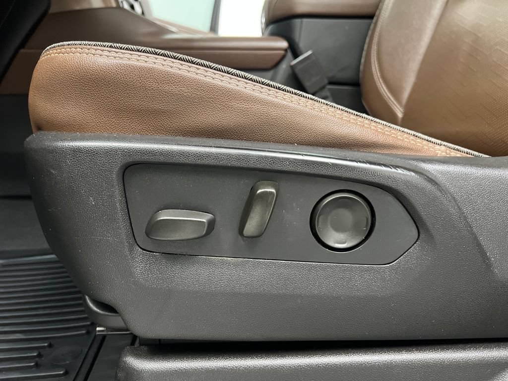 Used 2022 Chevrolet Tahoe High Country AWD/4WD image 13