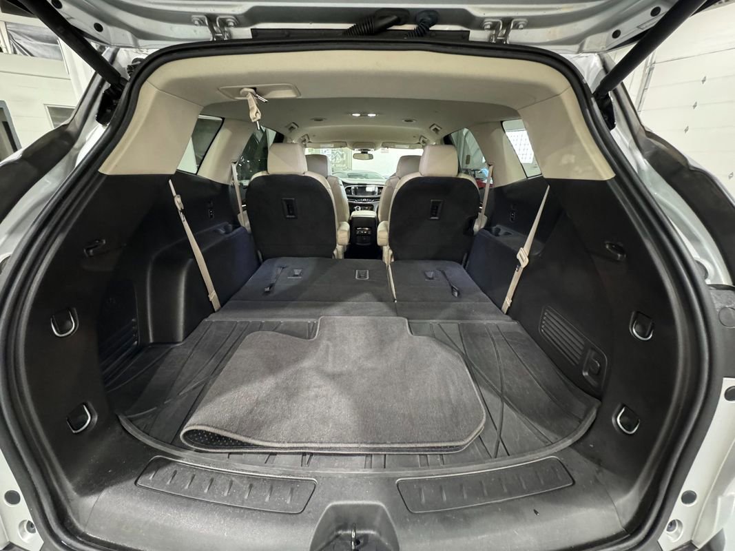 Used 2019 Buick Enclave Essence image 36