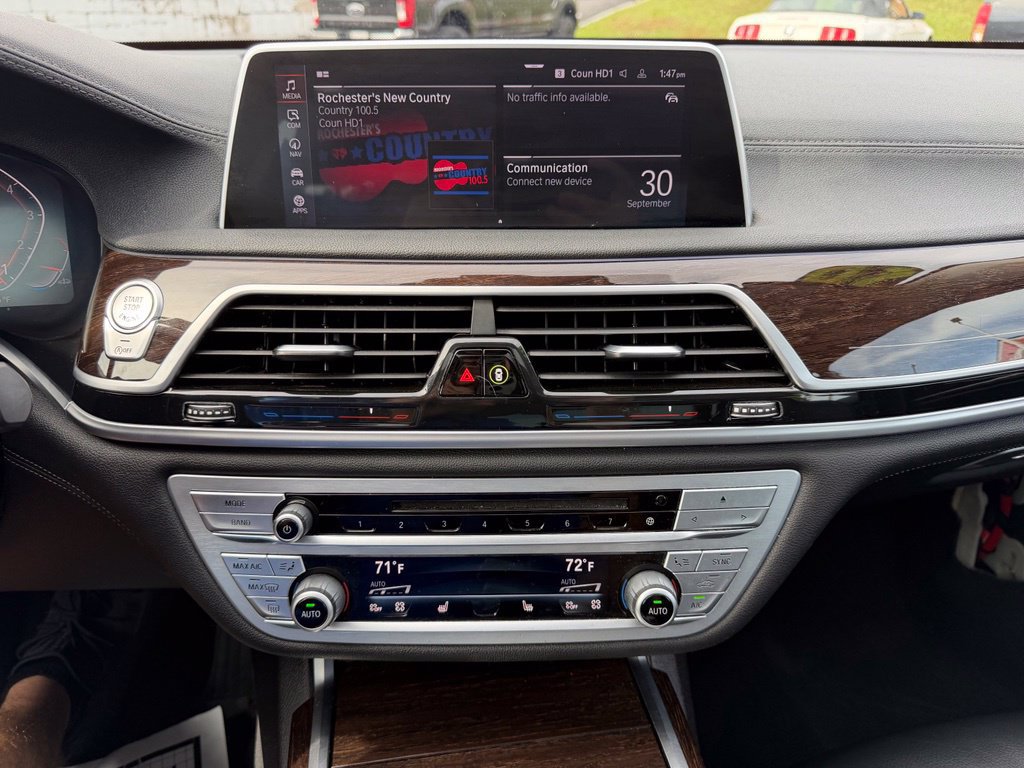 Used 2020 BMW 740i xDrive AWD/4WD image 9
