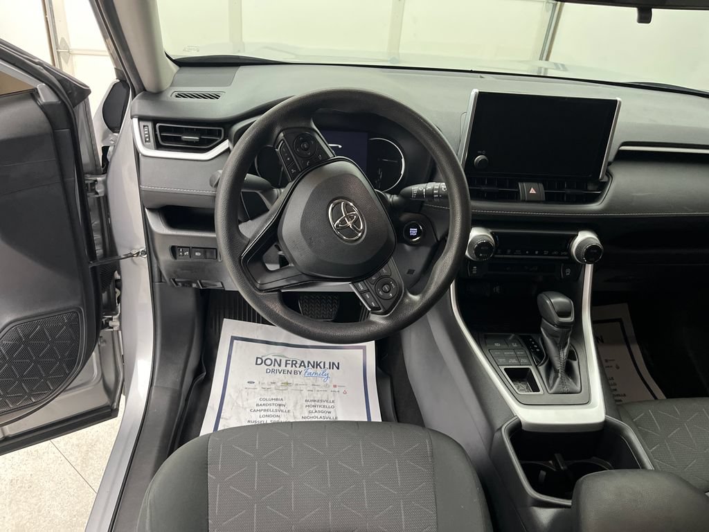 Used 2023 Toyota RAV4 XLE AWD/4WD image 15