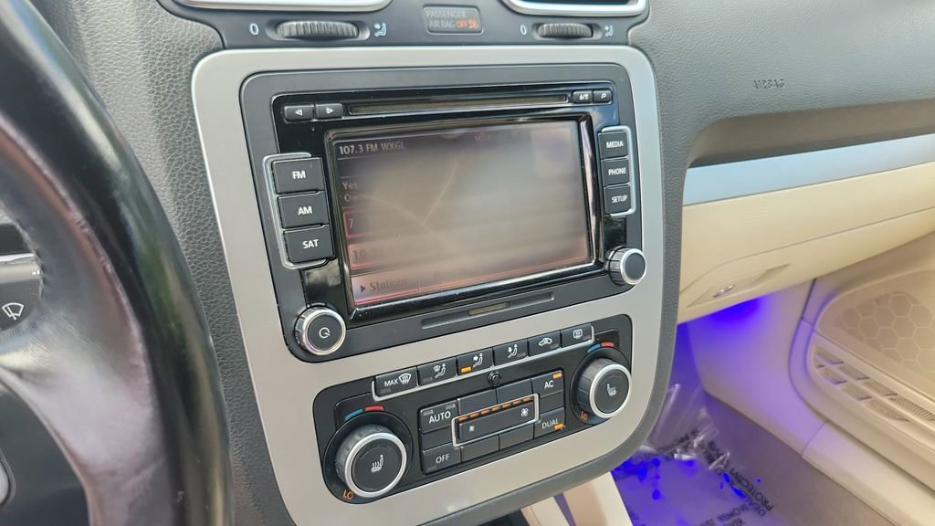 Used 2012 Volkswagen Eos Komfort FWD image 16