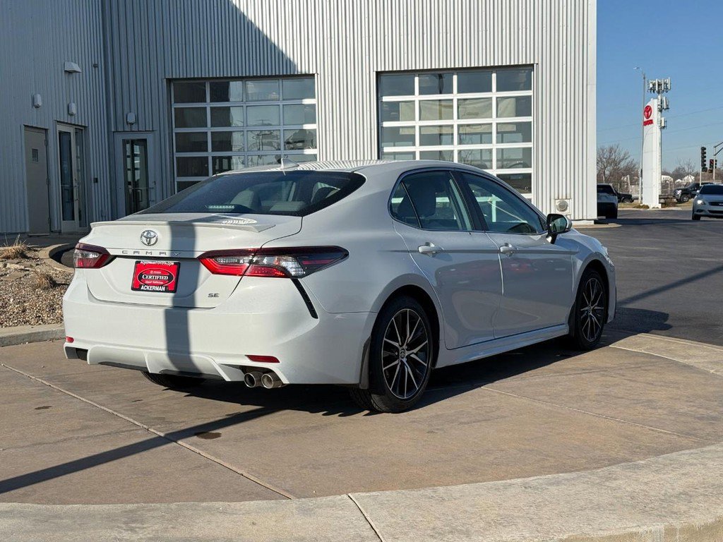Used 2024 Toyota Camry SE w/ Cold Weather Package image 5