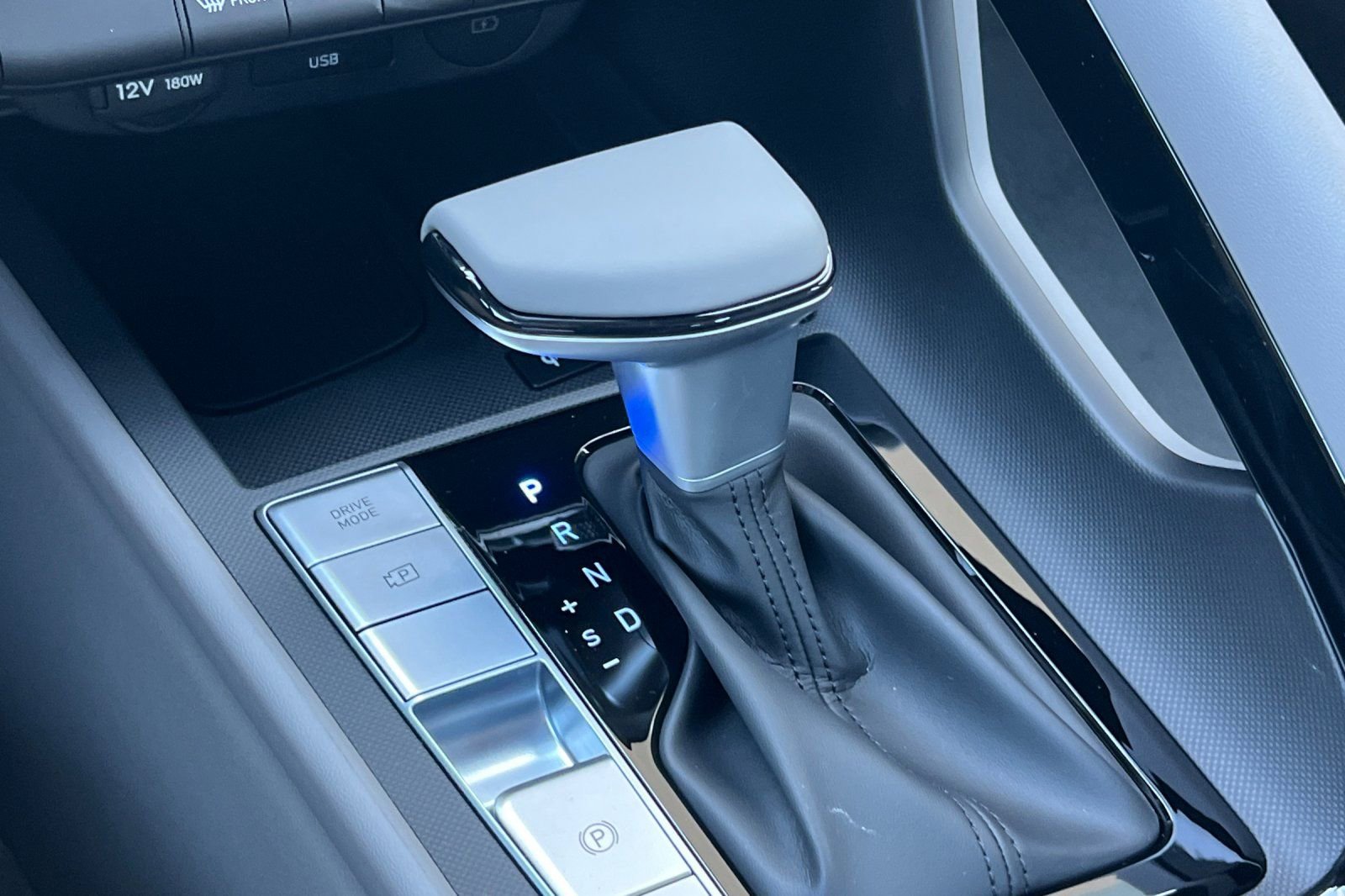 Used 2025 Hyundai Elantra SEL image 27