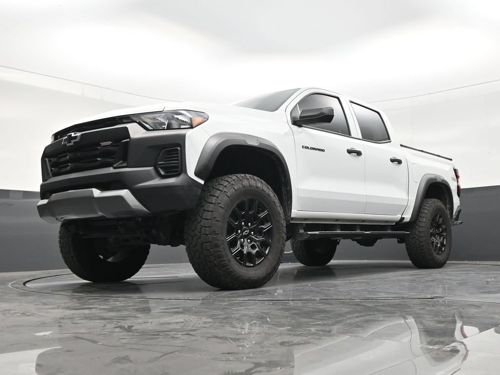Used 2024 Chevrolet Colorado Trail Boss w/ Advanced Trailering Package AWD/4WD image 20