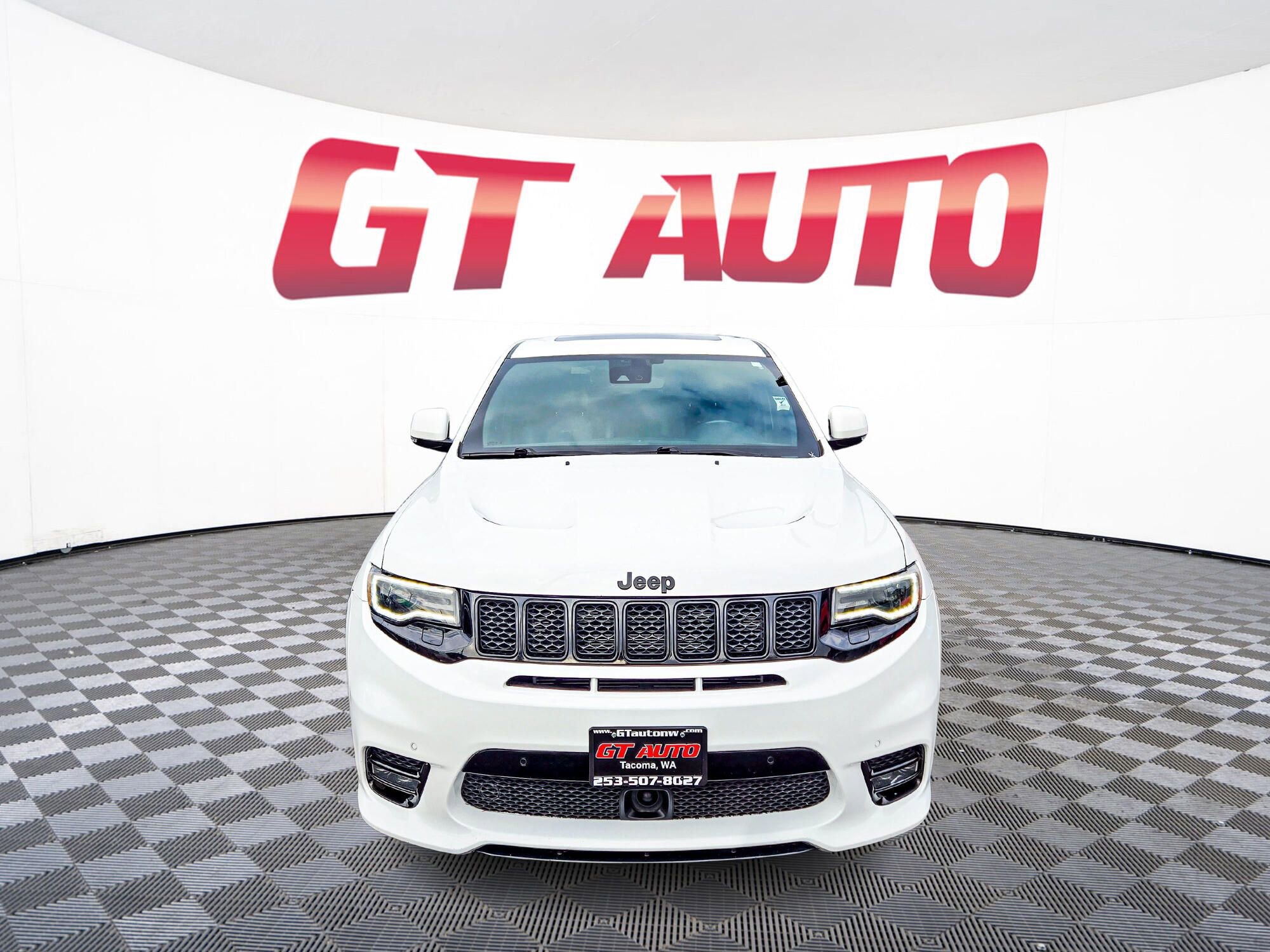 Used 2020 Jeep Grand Cherokee SRT image 2