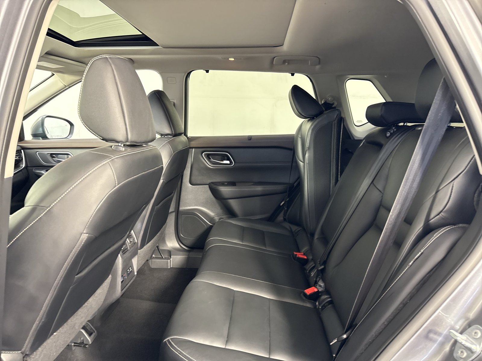 Used 2021 Nissan Rogue SL w/ Premium Package AWD/4WD image 24