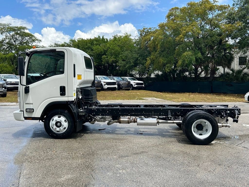 New 2024 Chevrolet Low Cab Forward image 7