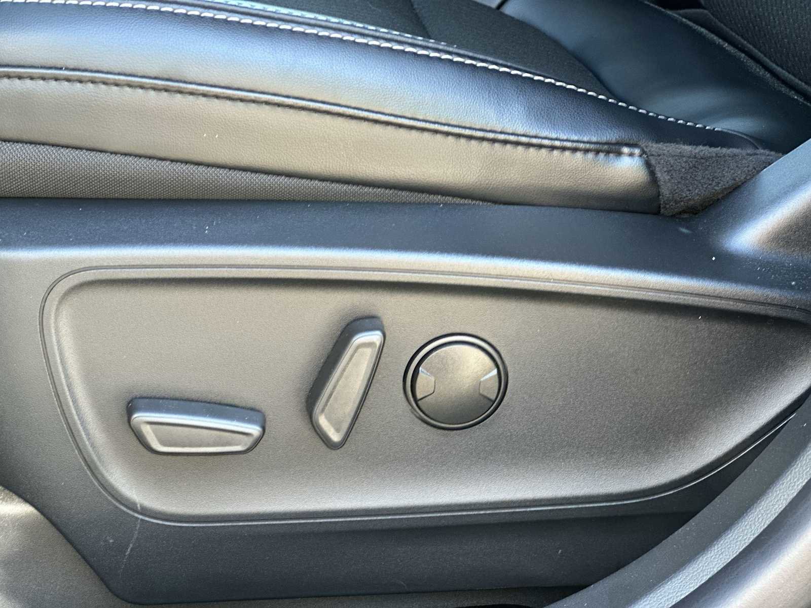 Used 2024 Ford Escape SE image 14