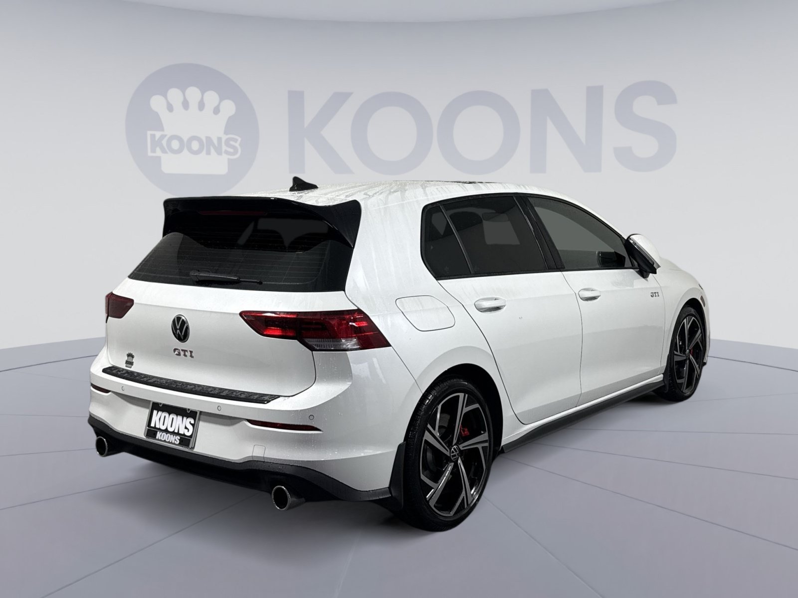 Used 2025 Volkswagen GTI SE FWD image 7