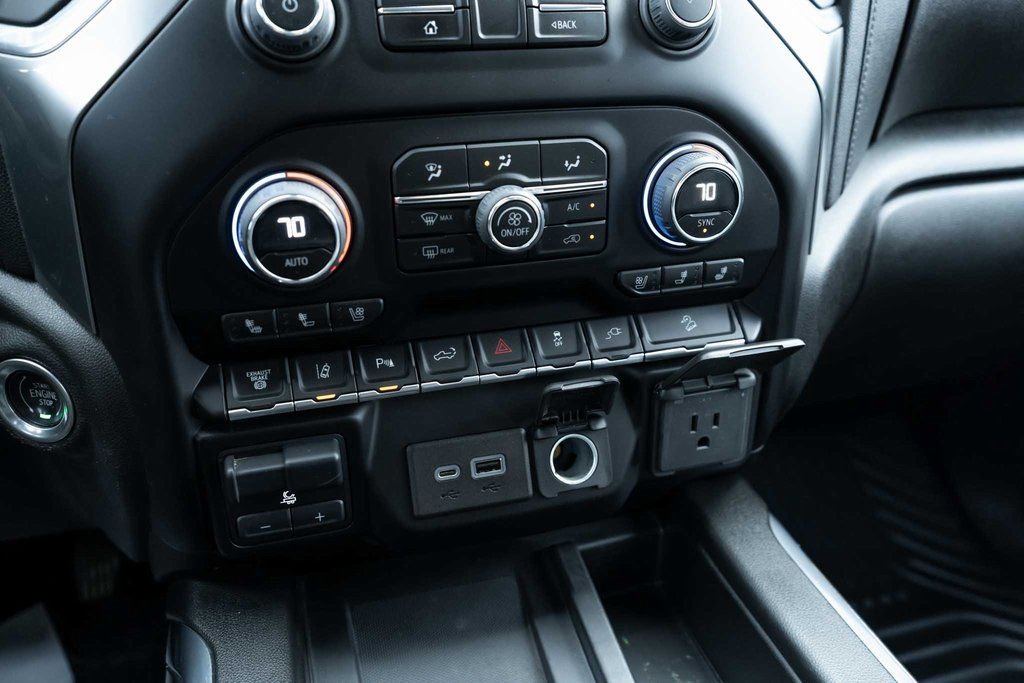 Used 2023 Chevrolet Silverado 3500 LTZ w/ LTZ Texas Edition image 17