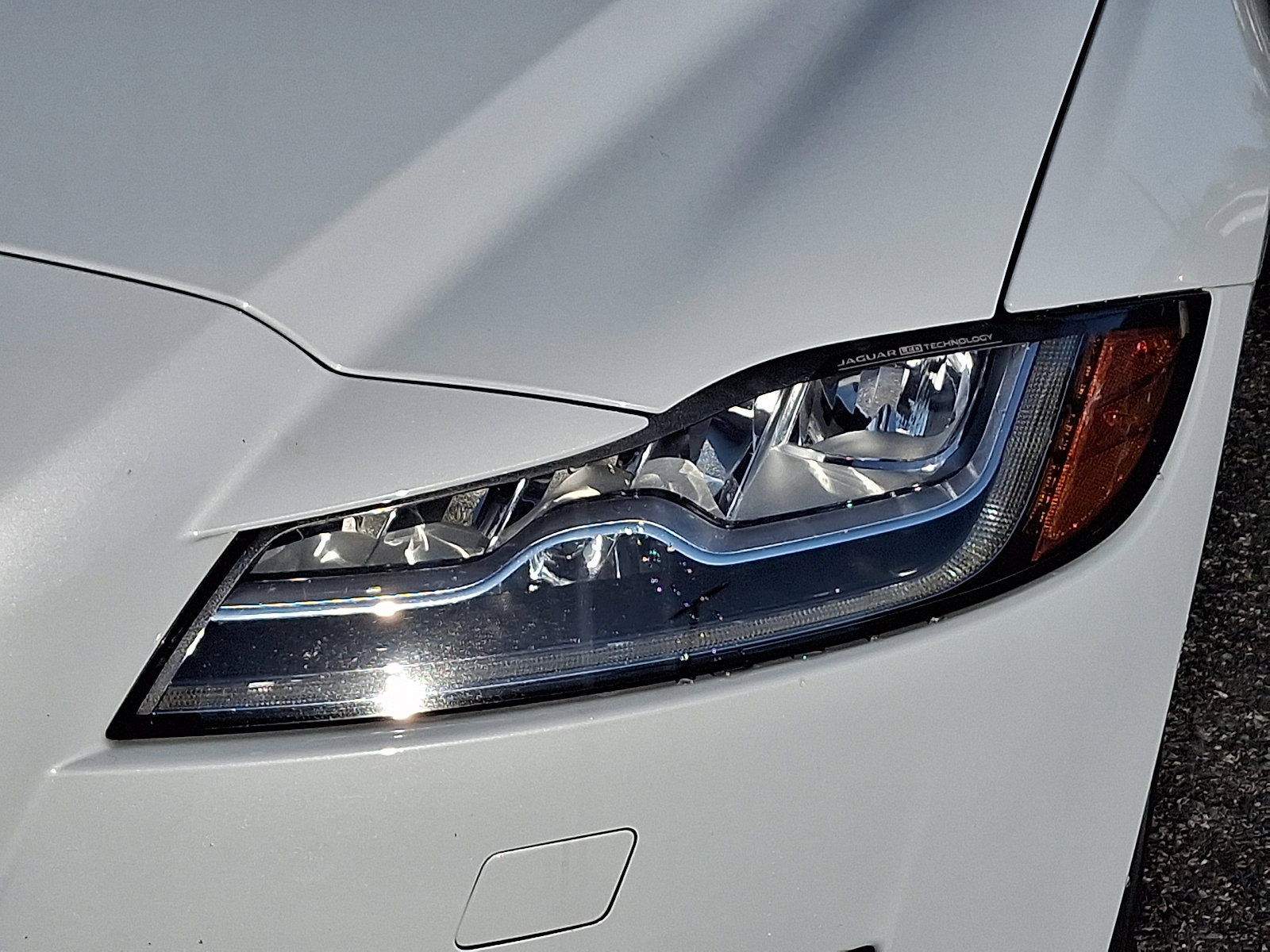 Used 2020 Jaguar XF Premium image 9