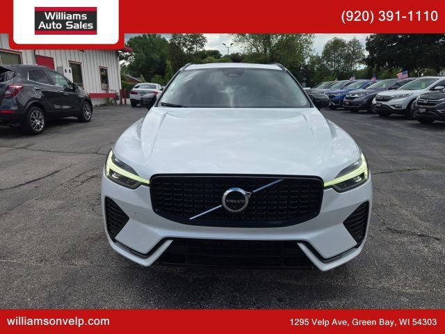Used 2023 Volvo XC60 B5 Plus AWD/4WD image 9