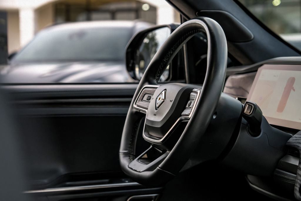 Used 2022 Rivian R1T Adventure image 13