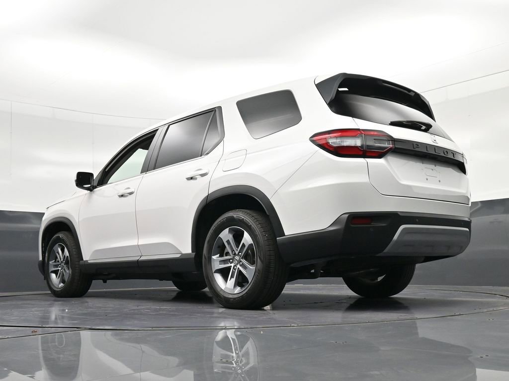 Used 2025 Honda Pilot EX-L image 30