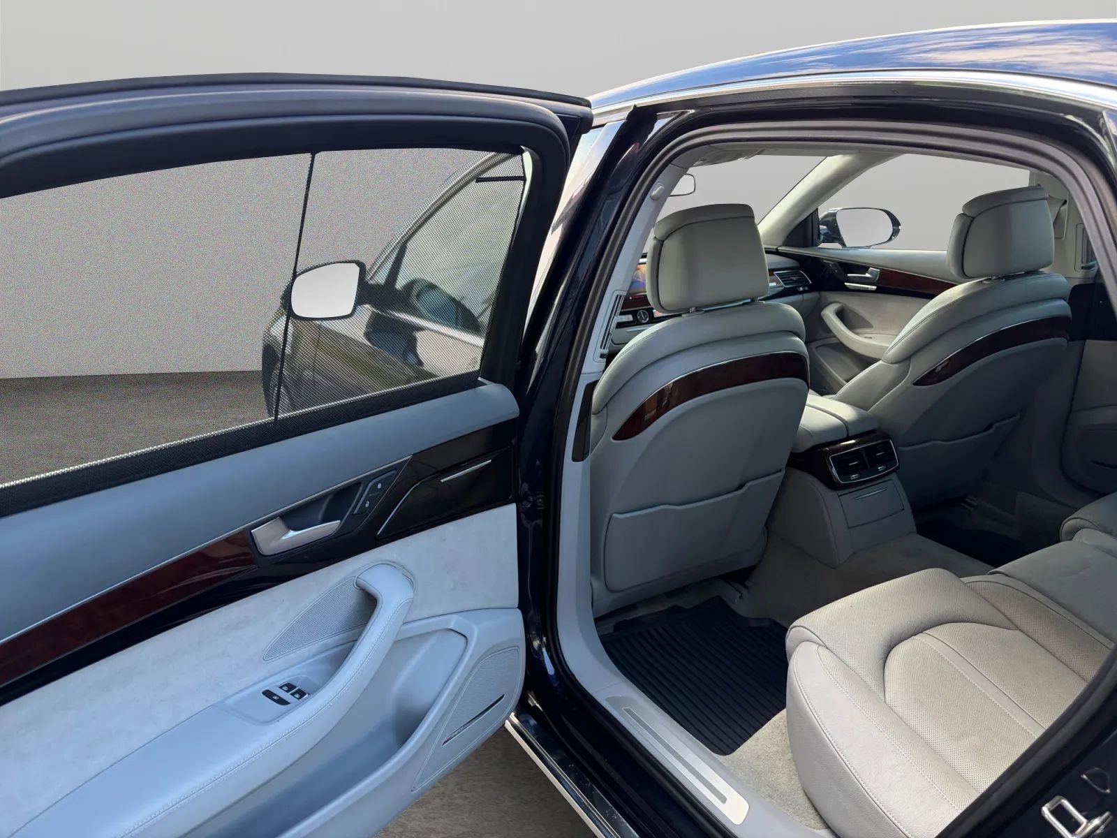 Used 2012 Audi A8 L 4.2 image 12