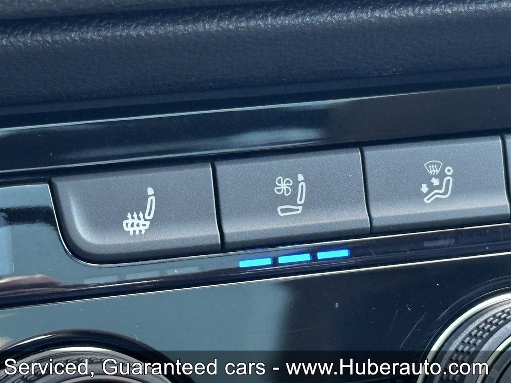 Used 2023 Volkswagen Taos SEL AWD/4WD image 12