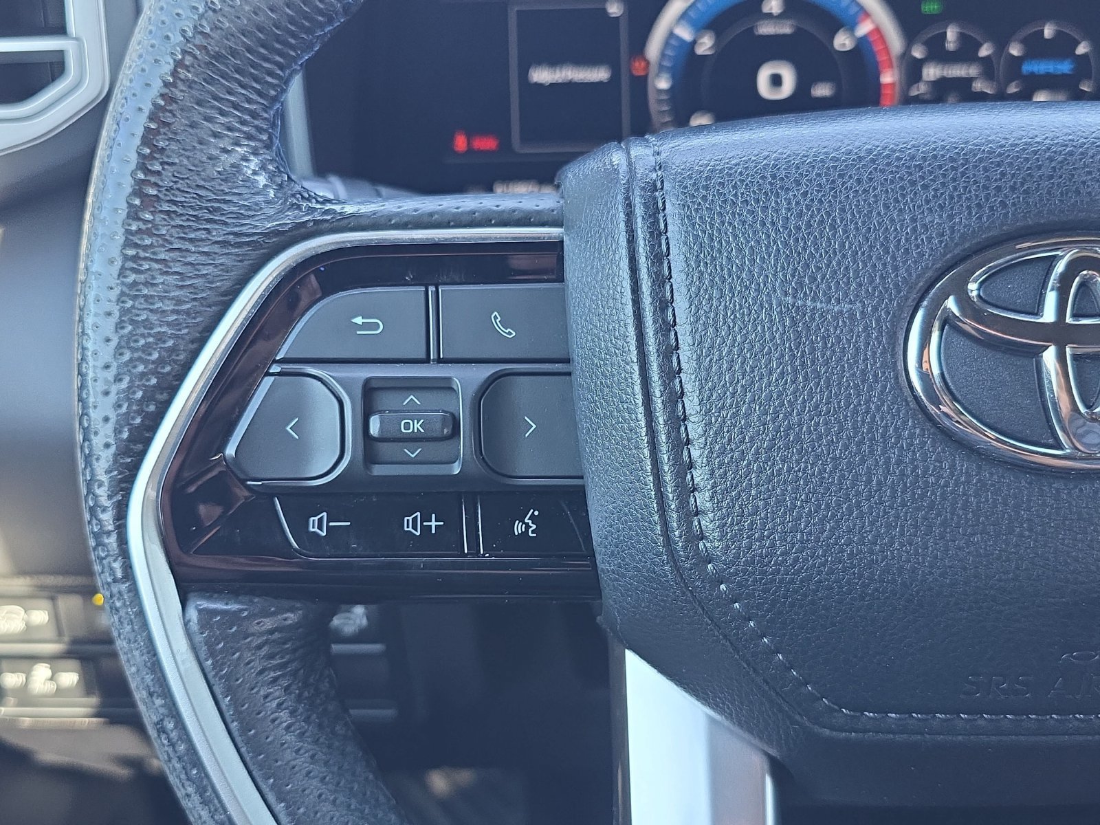 Used 2024 Toyota Sequoia Platinum AWD/4WD image 14