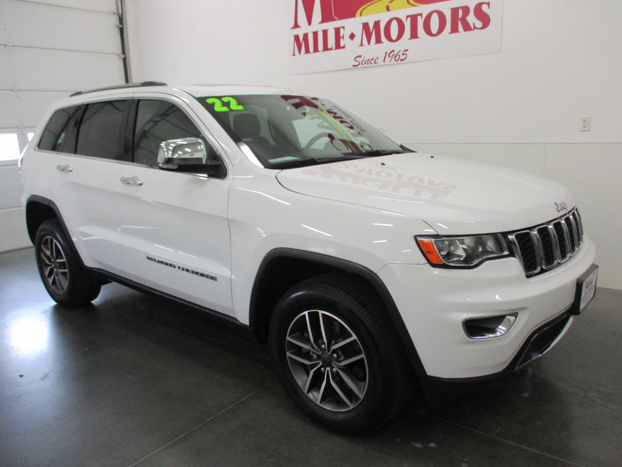 Used 2022 Jeep Grand Cherokee Limited image 1
