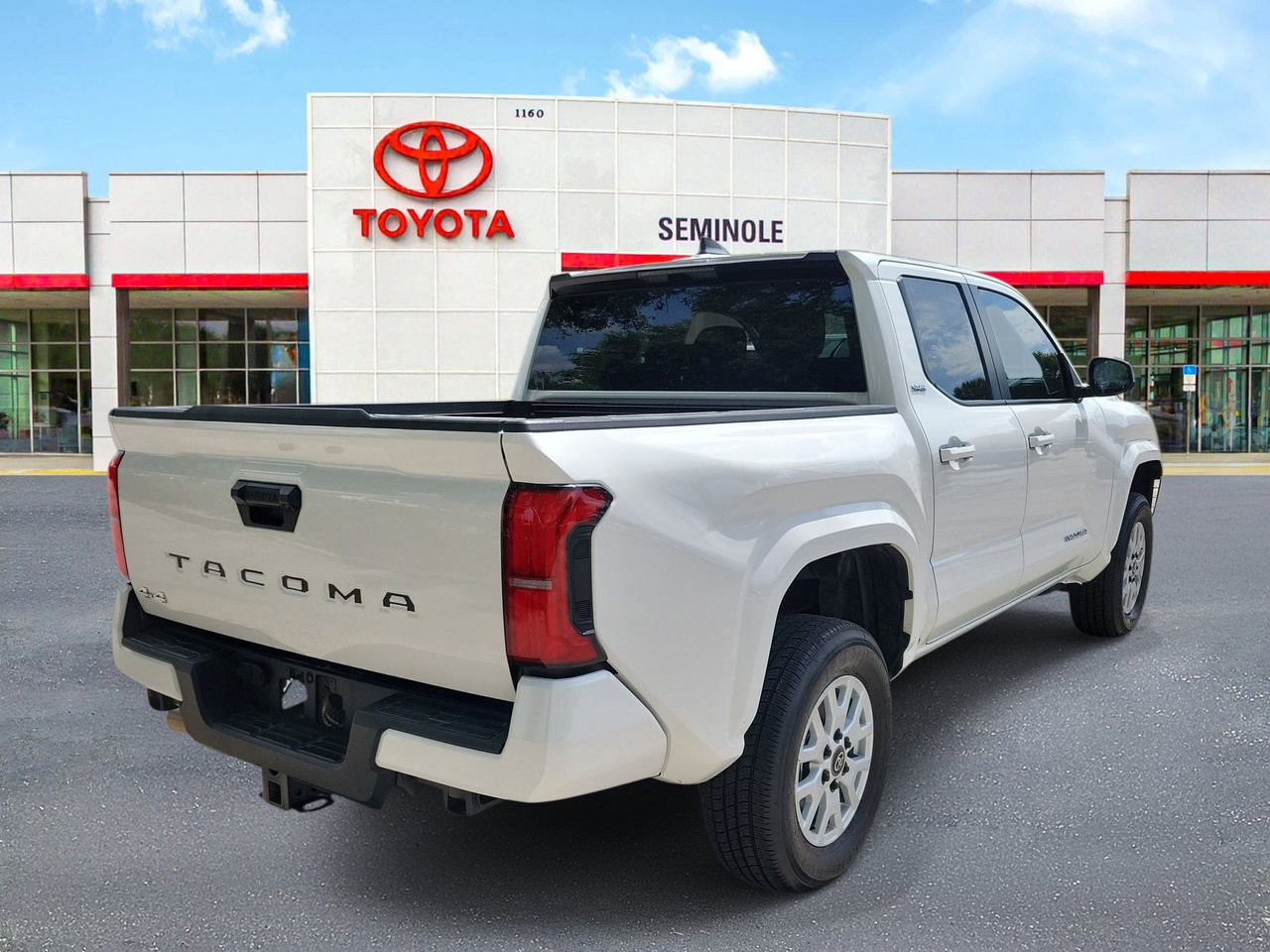 Used 2024 Toyota Tacoma SR5 AWD/4WD image 3