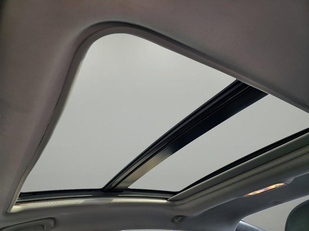 Used 2017 Chevrolet Malibu LT w/ Leather Package image 23