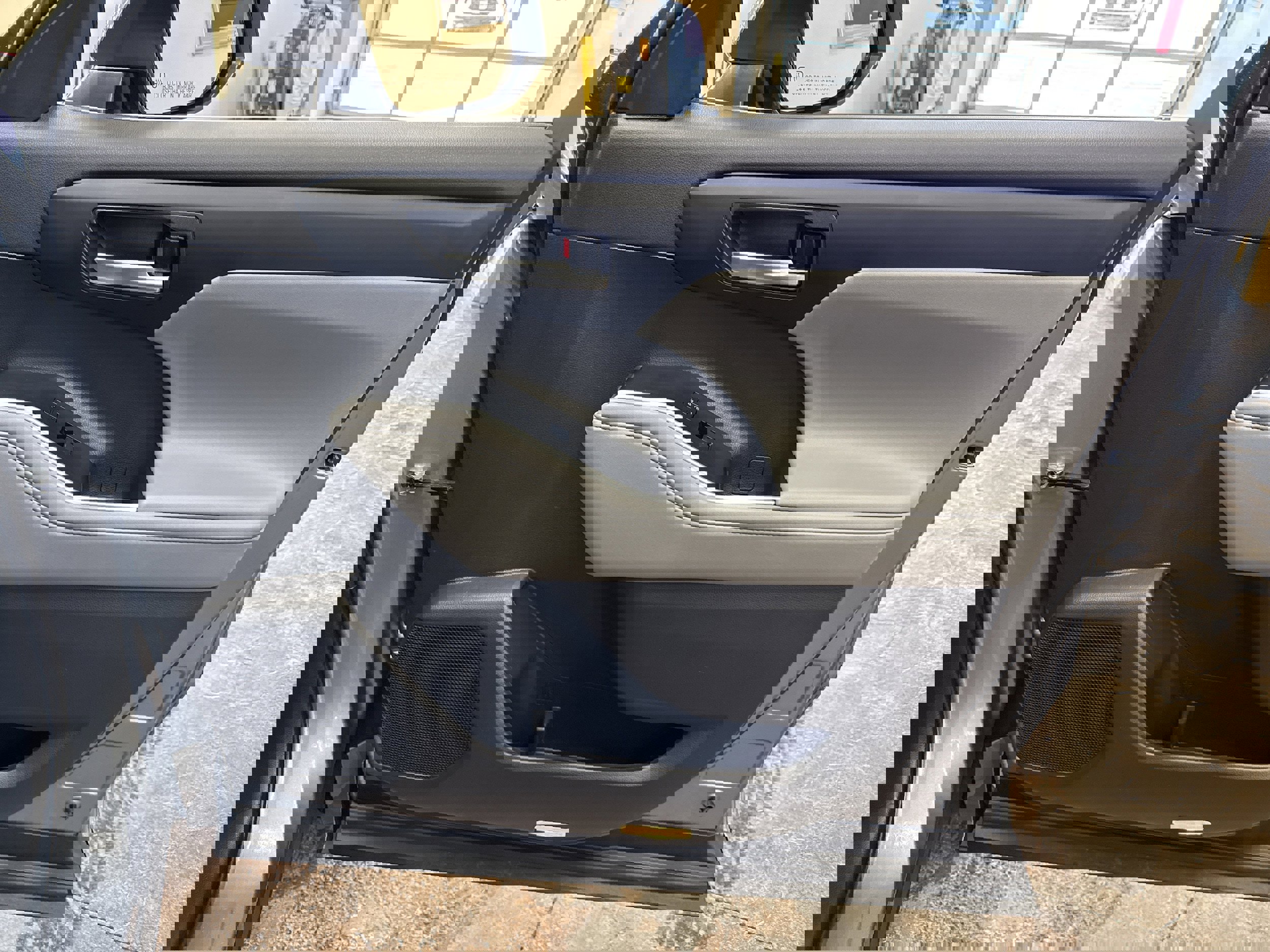 Used 2021 Toyota Highlander XLE image 15