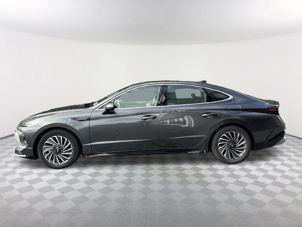 Used 2025 Hyundai Sonata Limited FWD image 8