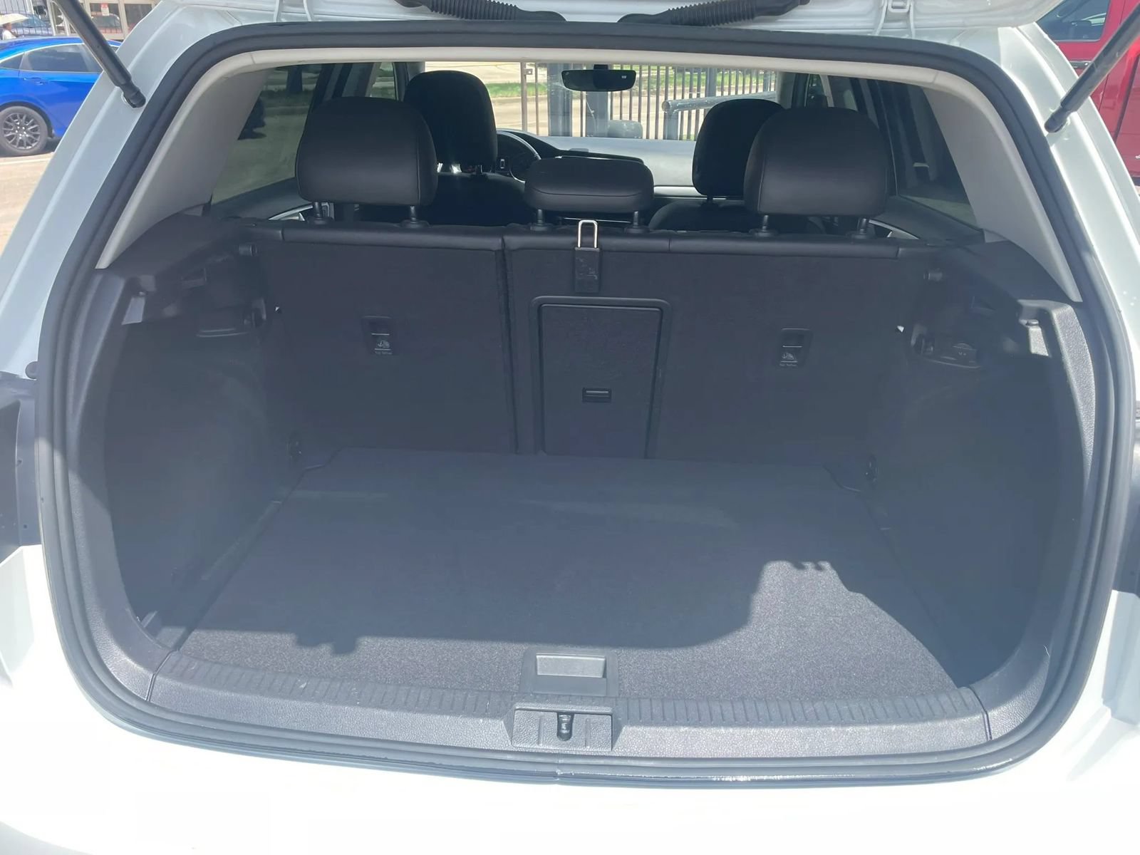 Used 2018 Volkswagen Golf SE FWD image 26