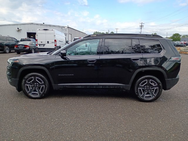 Used 2026 Jeep Cherokee Laredo AWD/4WD image 8