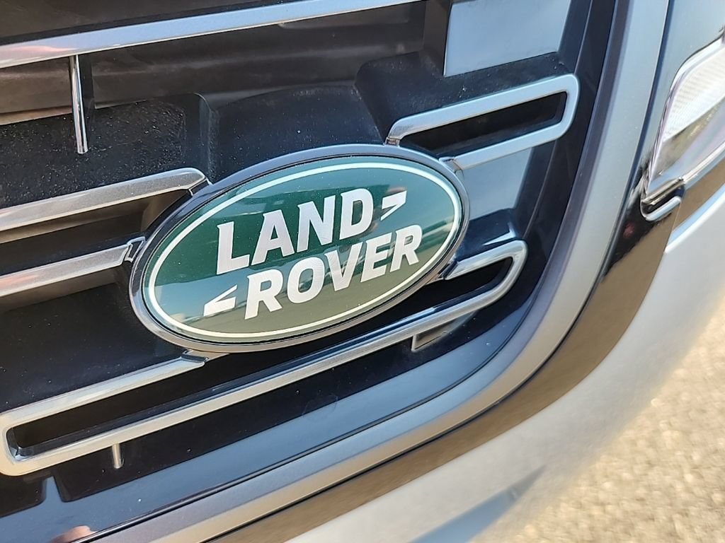 Used 2025 Land Rover Range Rover Evoque Dynamic SE AWD/4WD image 47