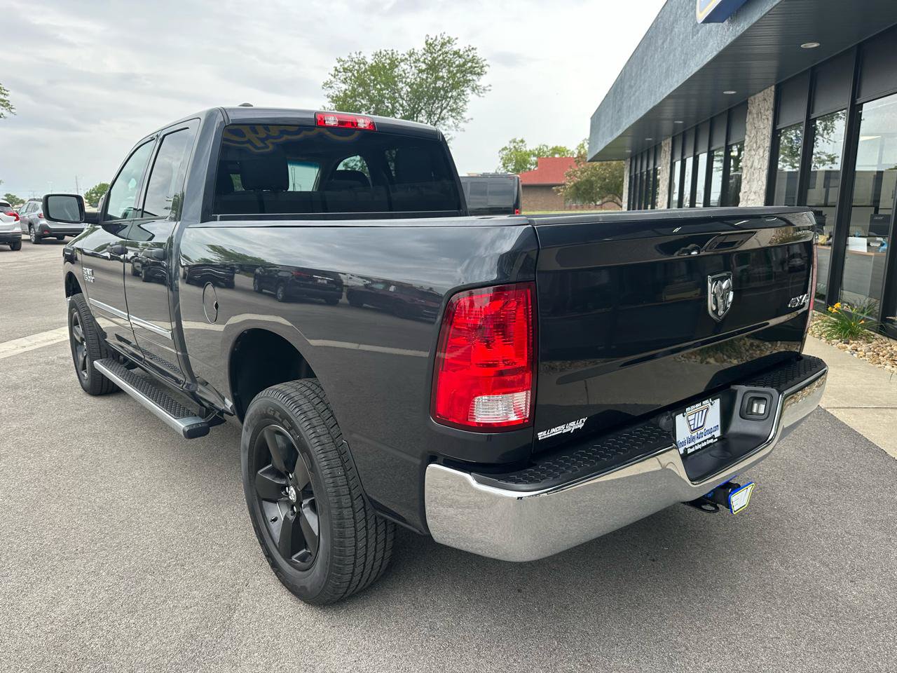 Used 2017 RAM 1500 ST w/ SXT Appearance Group AWD/4WD image 5