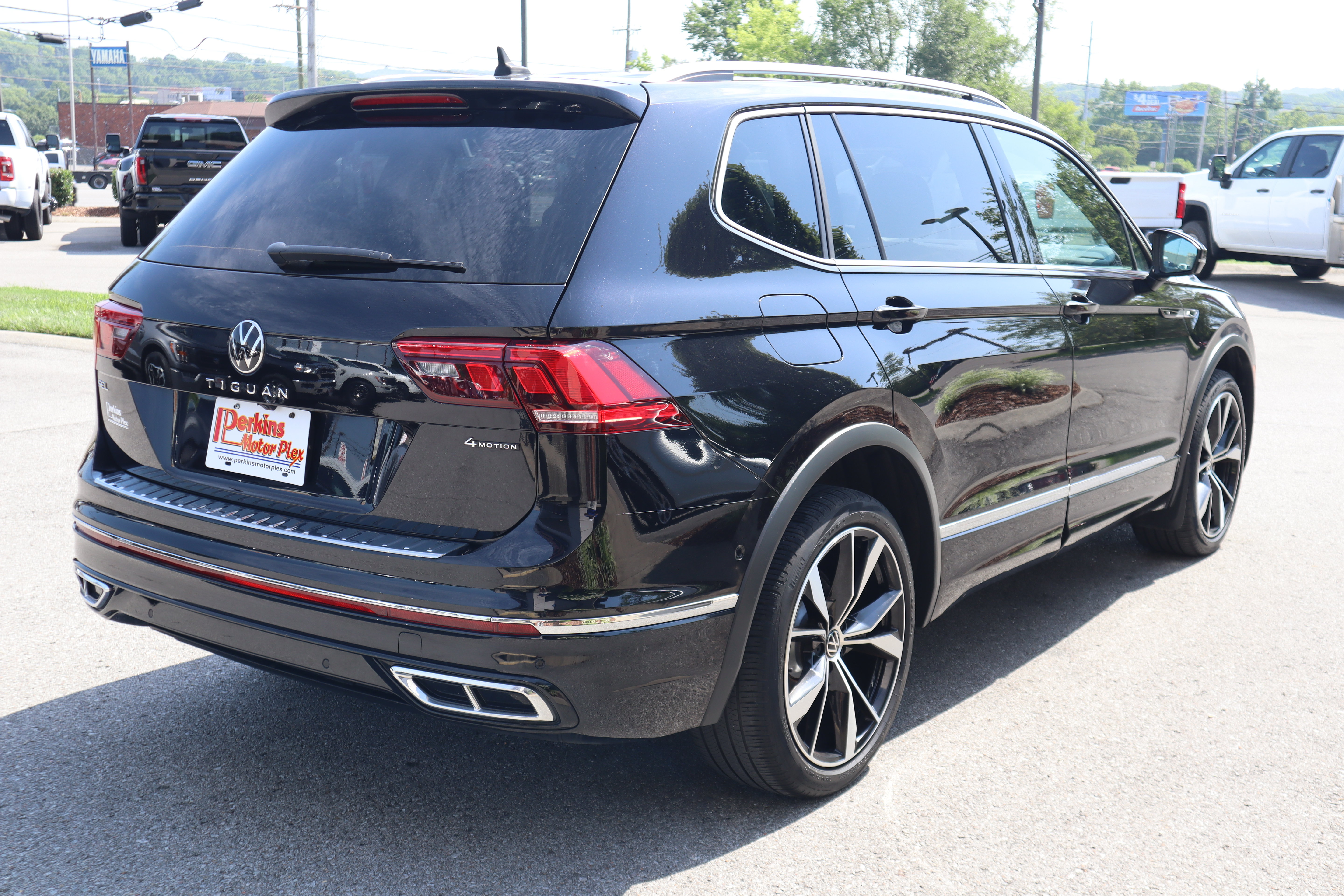 Used 2022 Volkswagen Tiguan SEL R-Line AWD/4WD image 7