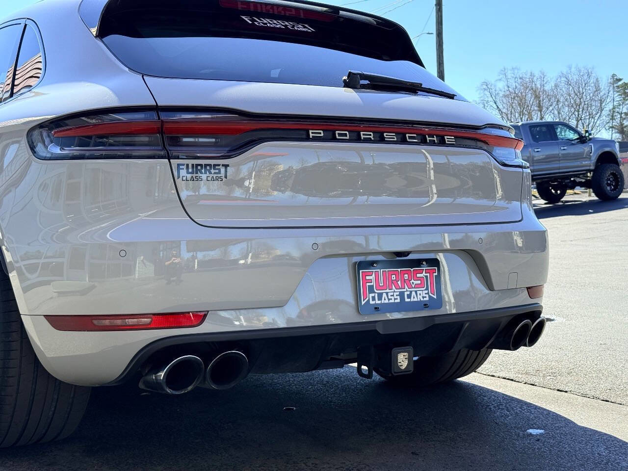 Used 2020 Porsche Macan Turbo image 8