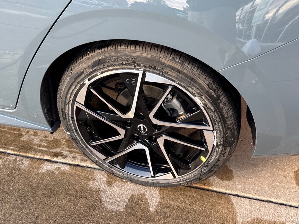 New 2025 Nissan Sentra SR w/ SR Premium Package image 11