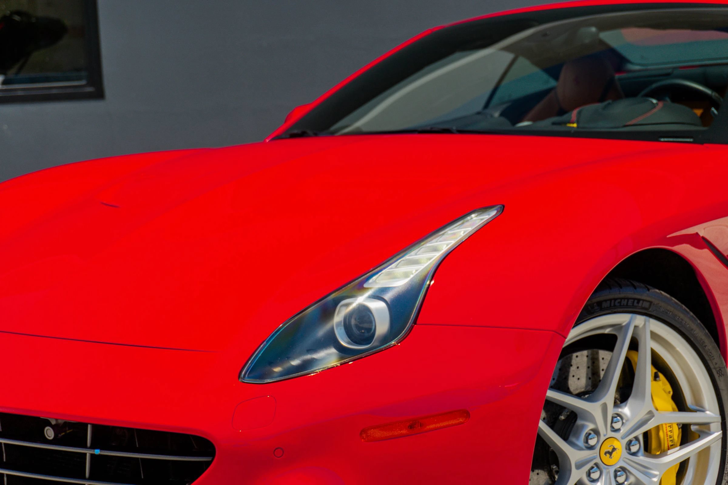 Used 2016 Ferrari California T RWD image 18