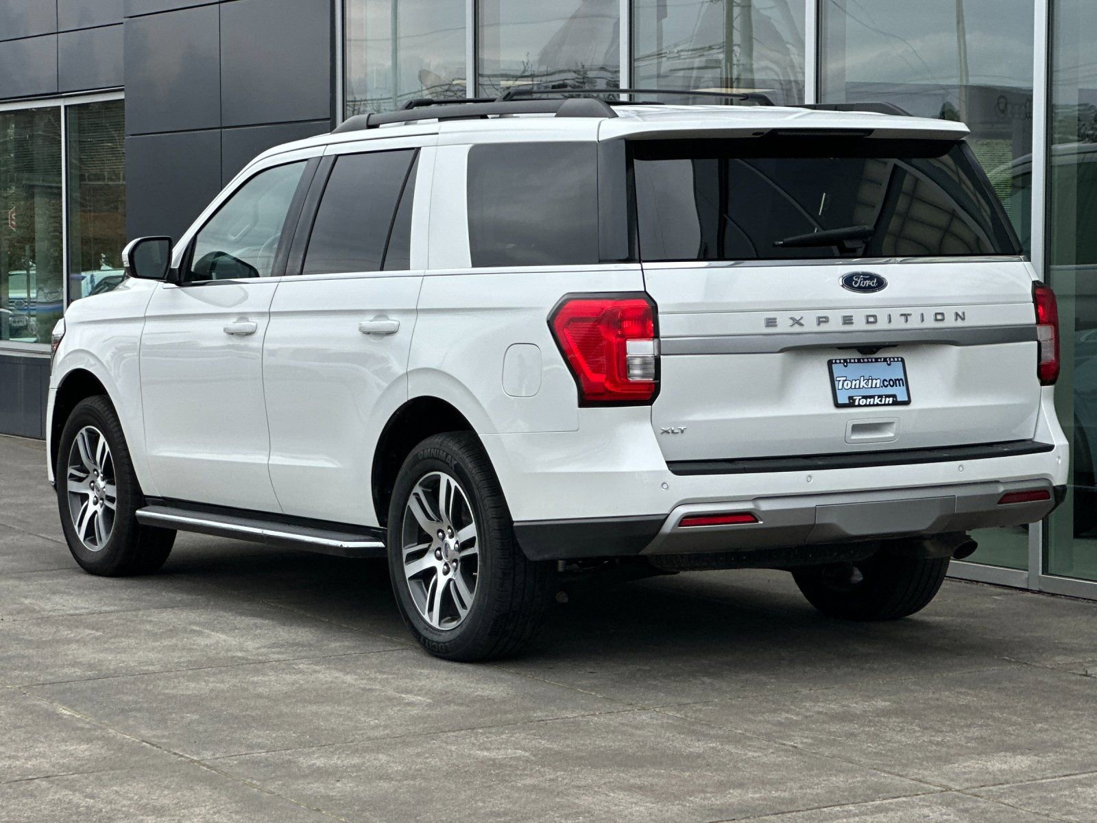 Used 2022 Ford Expedition XLT w/ Equipment Group 202A image 5