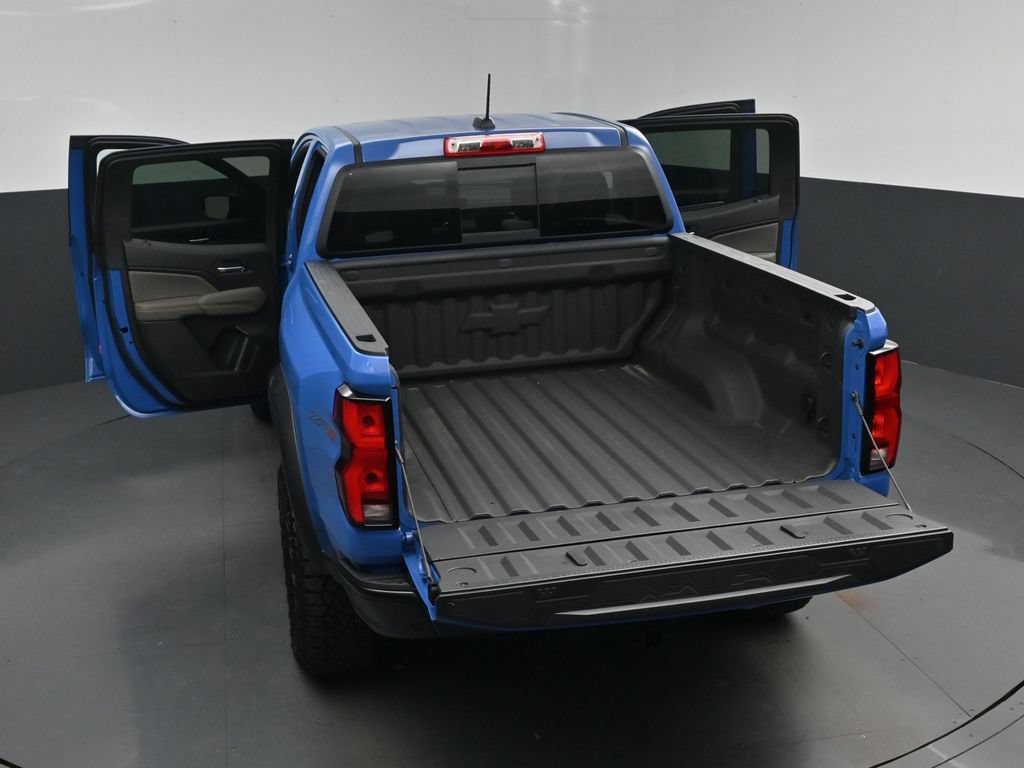Used 2026 Chevrolet Colorado ZR2 w/ Technology Package AWD/4WD image 30