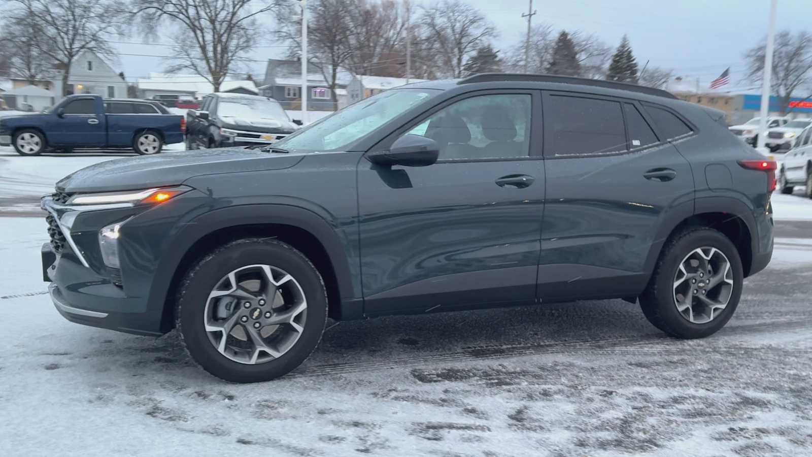 Used 2025 Chevrolet Trax LT w/ Driver Confidence Package image 6