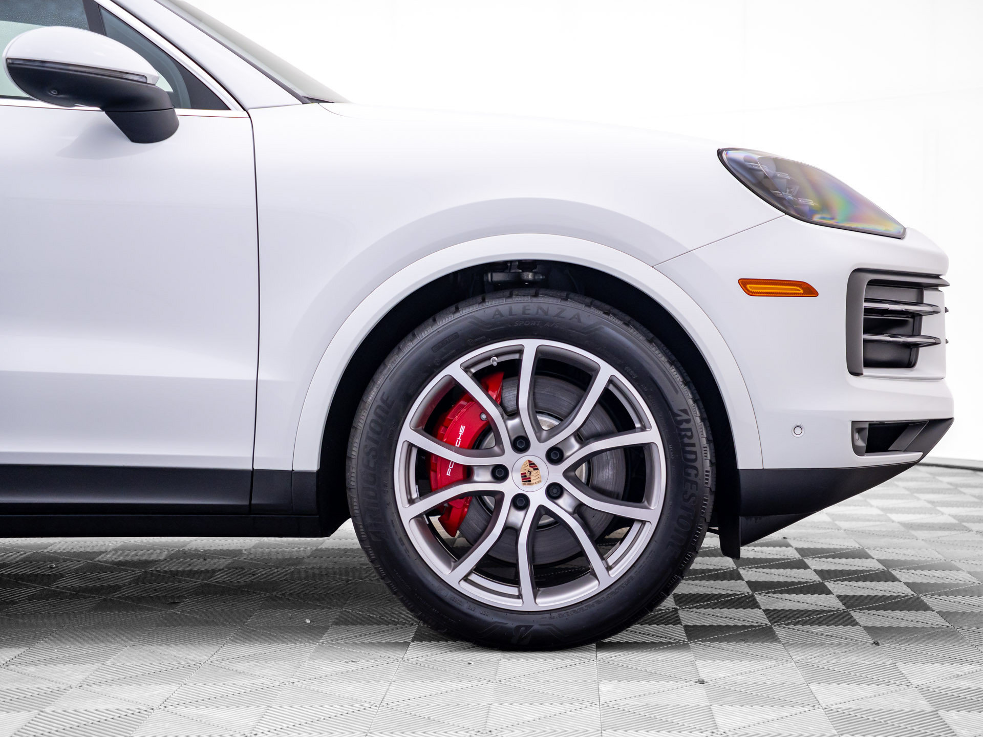 Certified 2025 Porsche Cayenne S AWD/4WD image 32