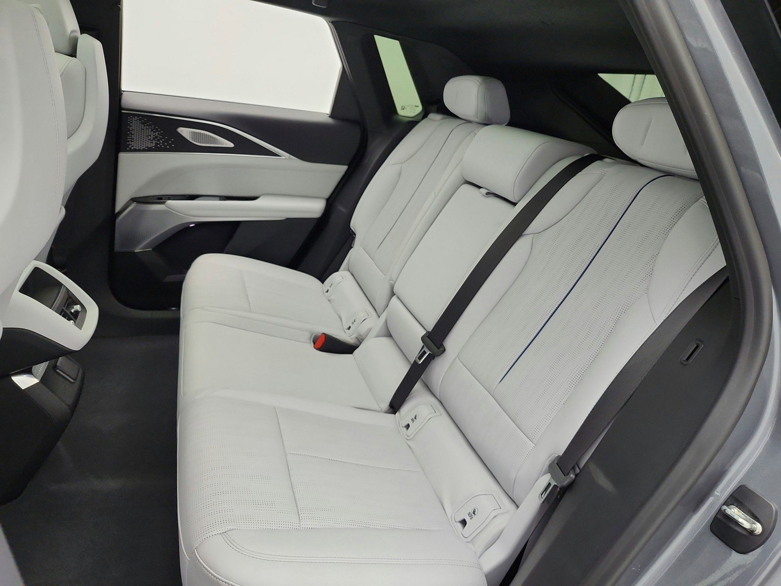 Used 2023 Cadillac Lyriq 2WD image 22