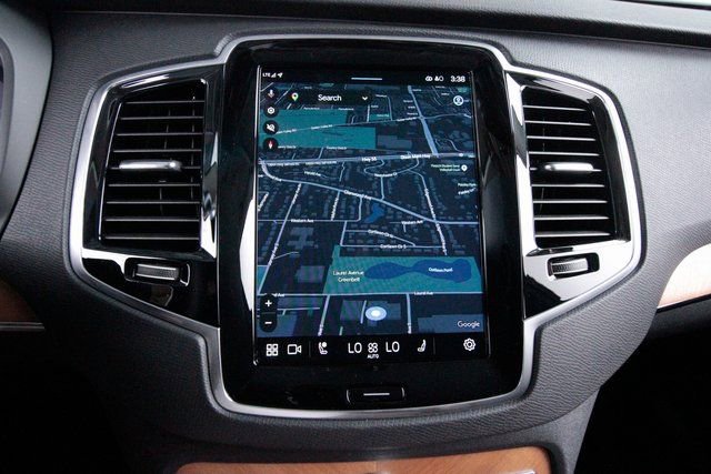 Used 2025 Volvo XC90 B6 Plus w/ Protection Package Premier image 20