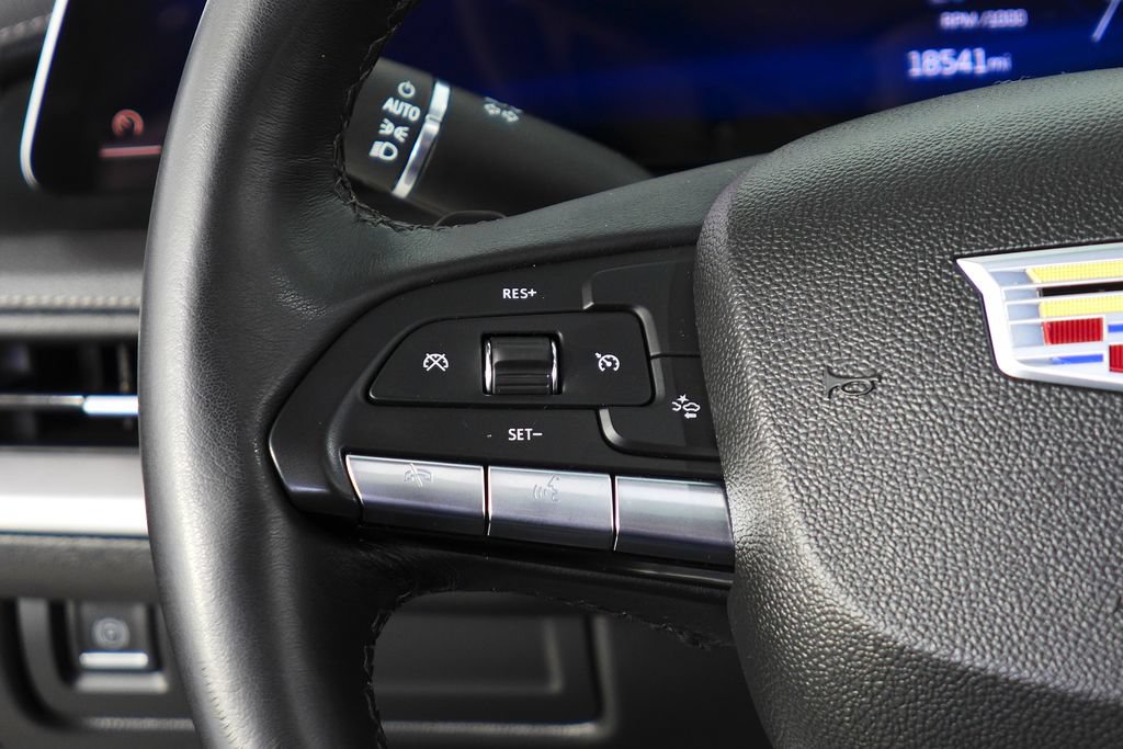Used 2025 Cadillac XT4 Premium Luxury FWD image 30