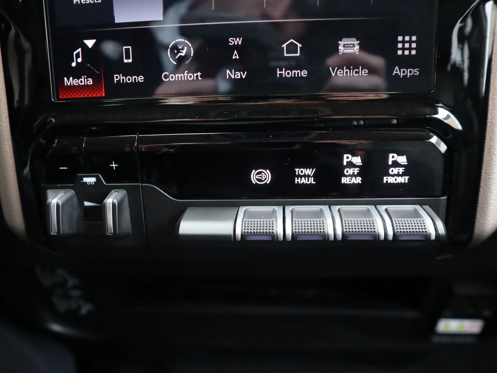 Used 2024 RAM 2500 Laramie image 41