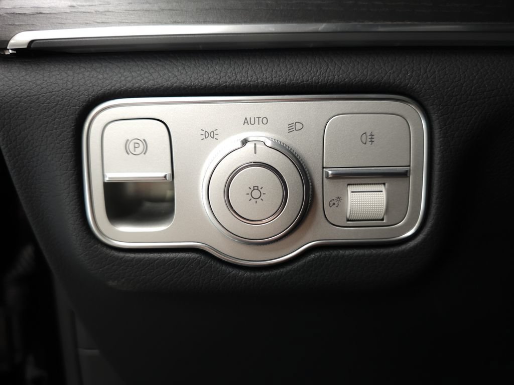 Used 2026 Mercedes-Benz GLE 450 4MATIC w/ Driver Assistance Package image 10