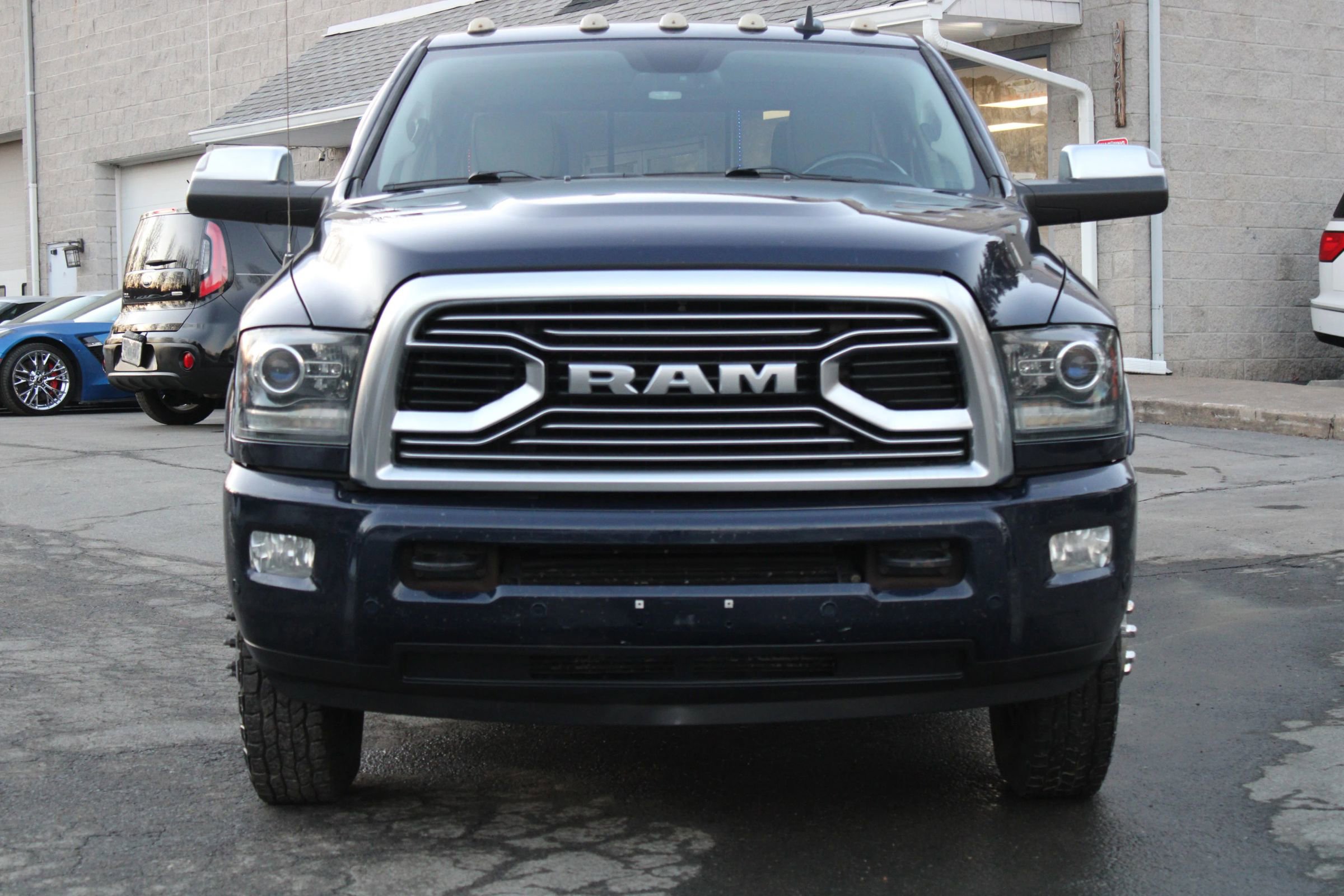 Used 2018 RAM 3500 Laramie Longhorn image 2